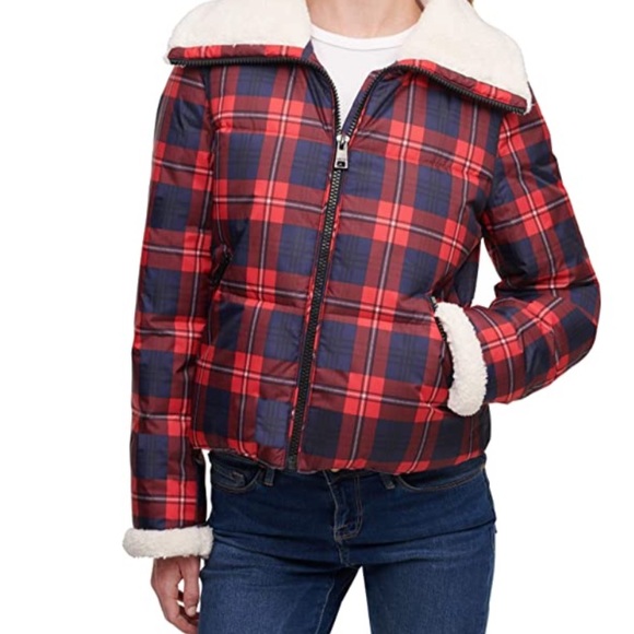 Levi's Red Plaid Bubble Puffer Jacket🎀 - Picture 3 of 9